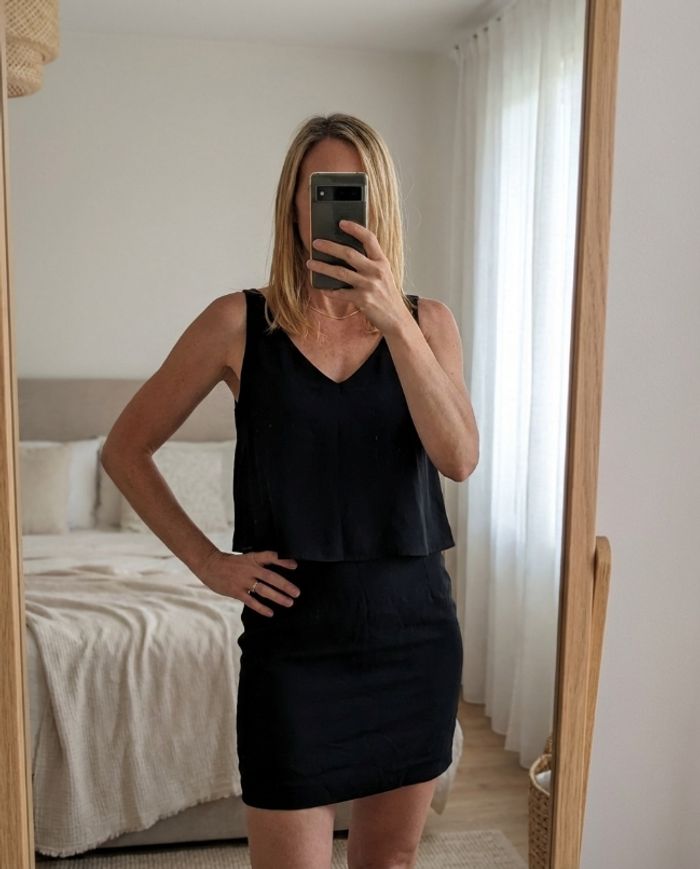 Robe noire Sandro Paris – Taille S – Dos ouvert – Très bon état