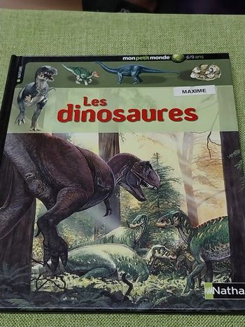 Dinosaures EAN 9782092519547  Christopher Maynard