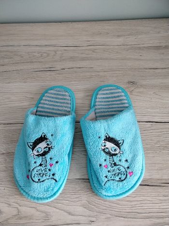Paire de chaussons pantoufles fille pointure 32 