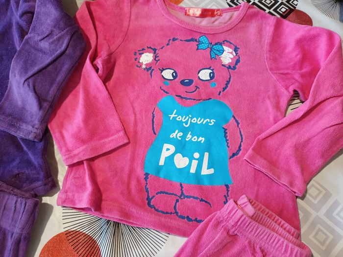 Lot 2 pyjamas 👧 taille 4 ans - photo numéro 4