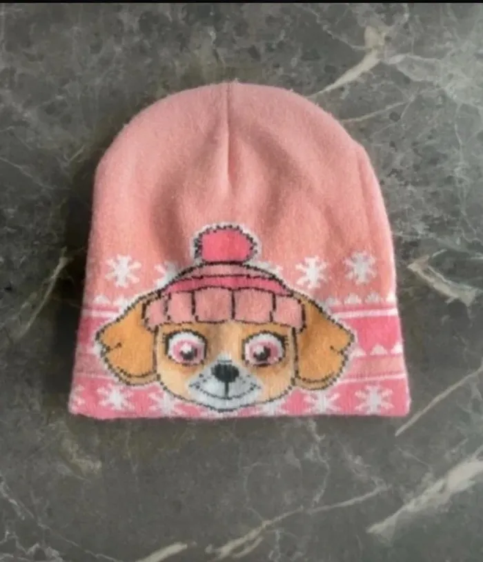 Bonnet Pat Patrouille en très bon état . Taille 3/4 ans.