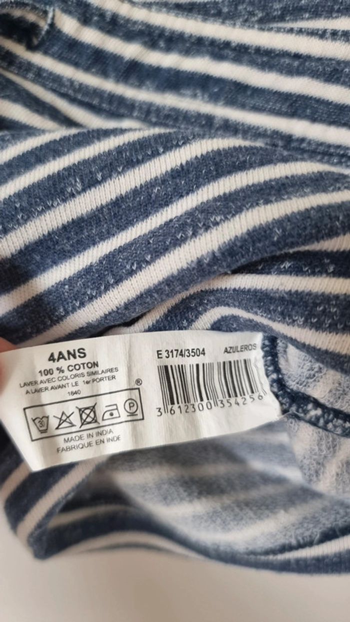 Short rayure azuleros taille 4ans comme neuf - photo numéro 3