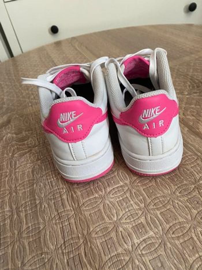 Nike air force 1 low roses et blanches - photo numéro 4