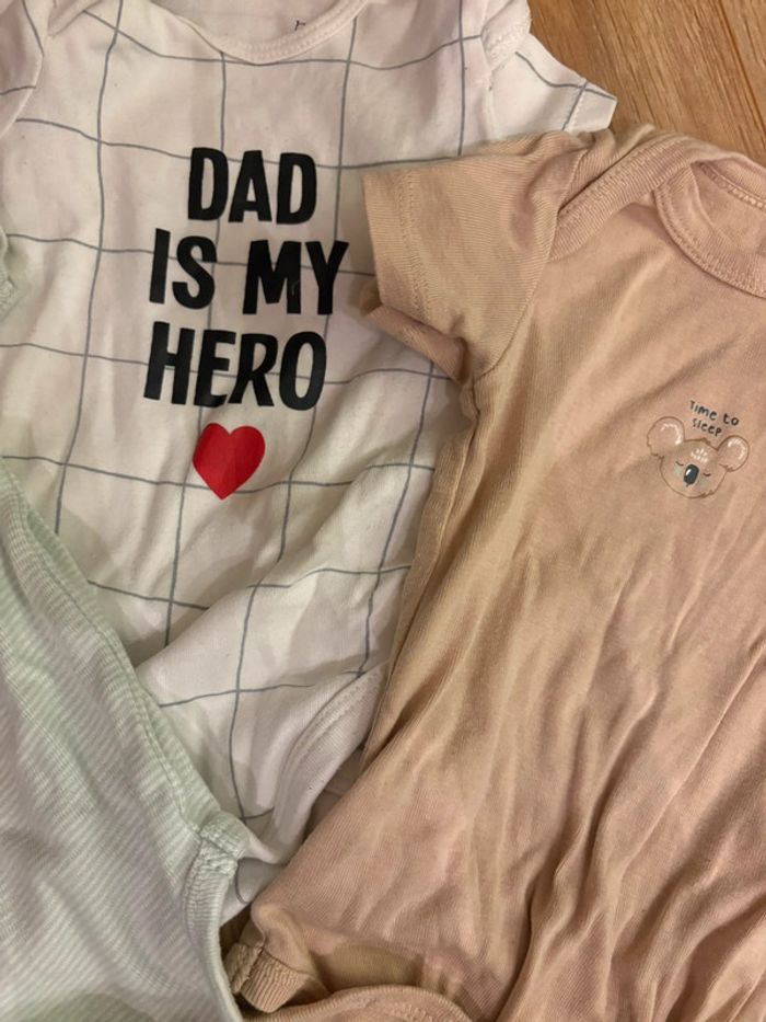 Lot 3 bodys manches courtes - photo numéro 2