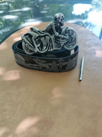 Ceinture style motard gothique