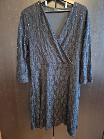 Robe dentelle et sequins neuve Jacqueline Riu taille 46