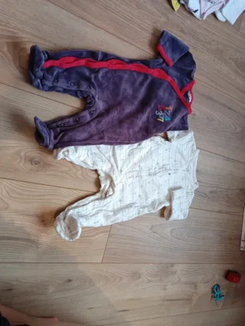 2 pyjamas velours 3 mois