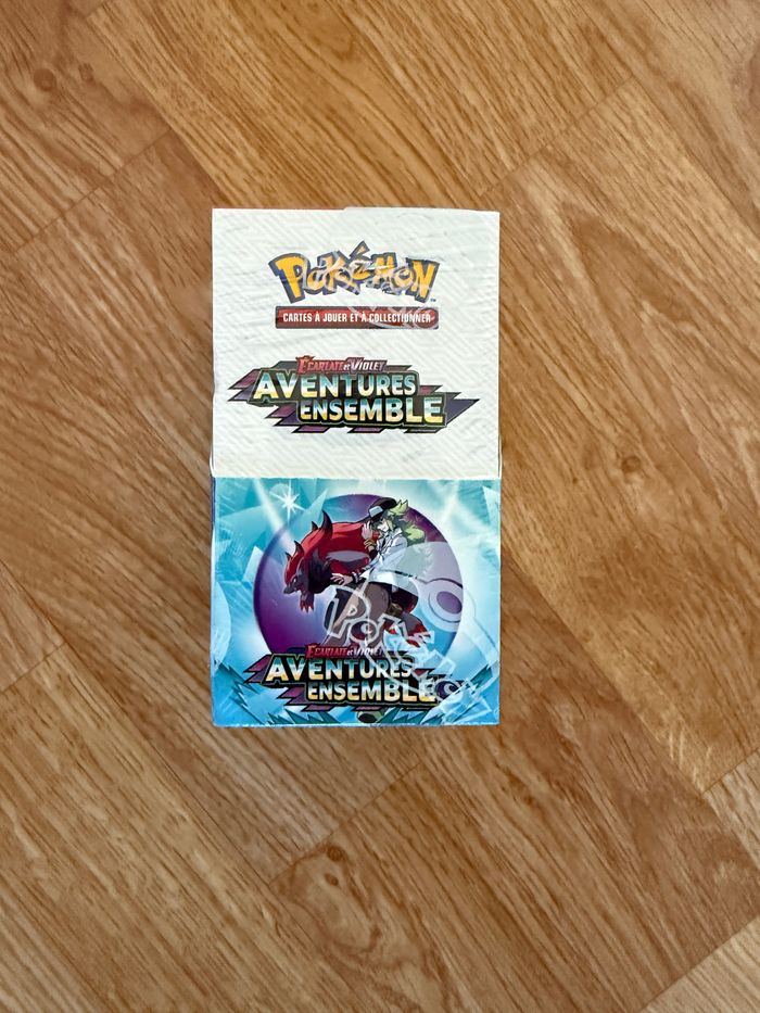 Pokémon Demi display Aventures Ensemble