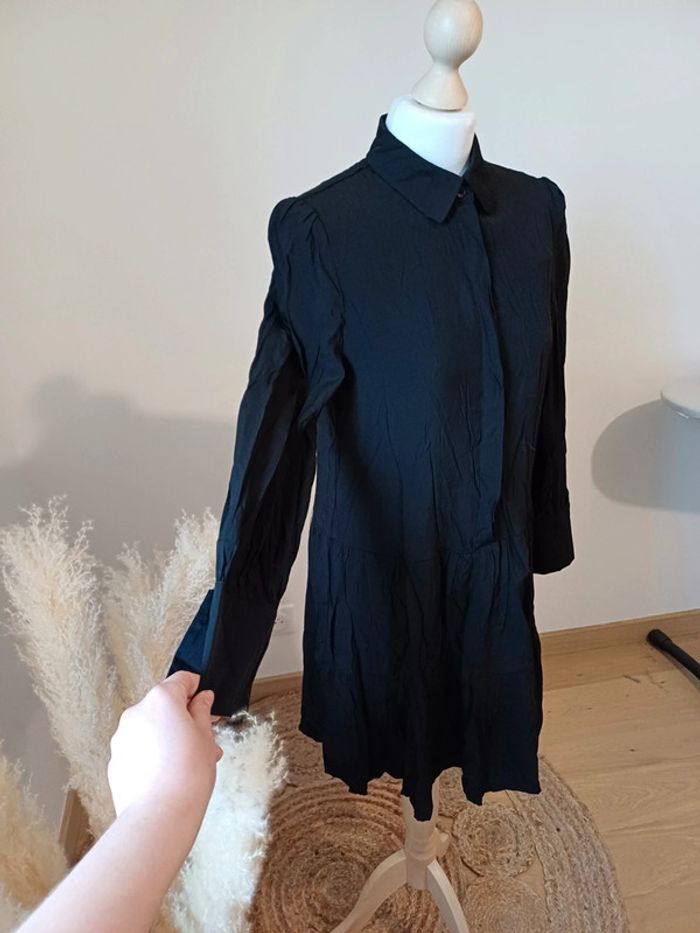 Petite robe noire boutonnée neuve Yehwang taille S/M 36/38 - photo numéro 7