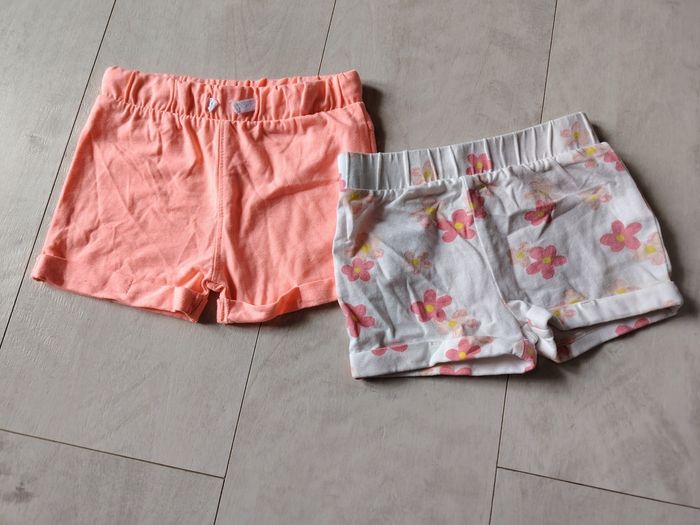 Lot de 2 shorts 18 mois