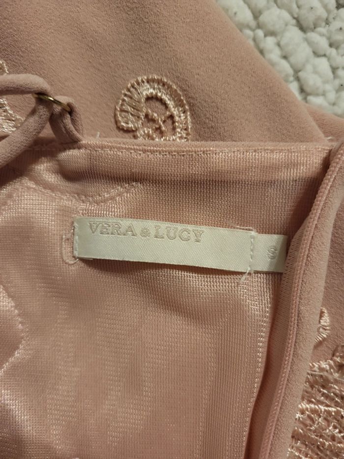Belle robe rose avec dentelle ! - photo numéro 12
