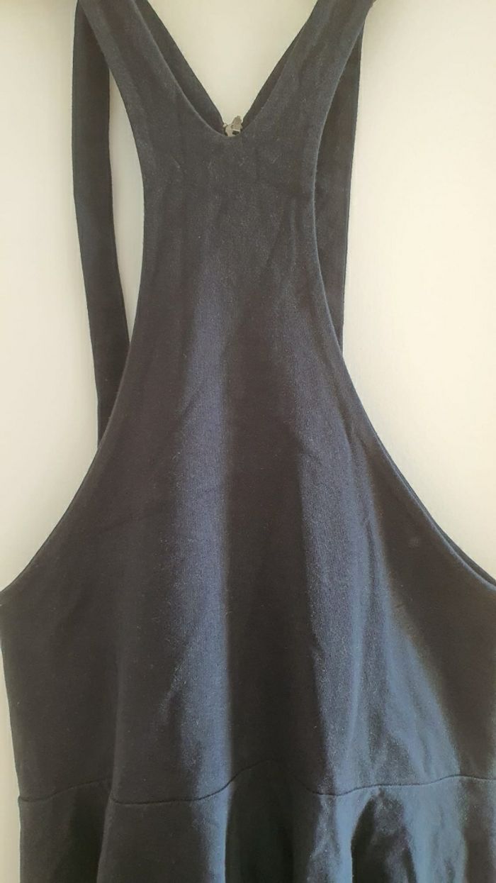 Robe noire bretelles réglables et fermeture éclair taille S
Cora Kemperman - photo numéro 2