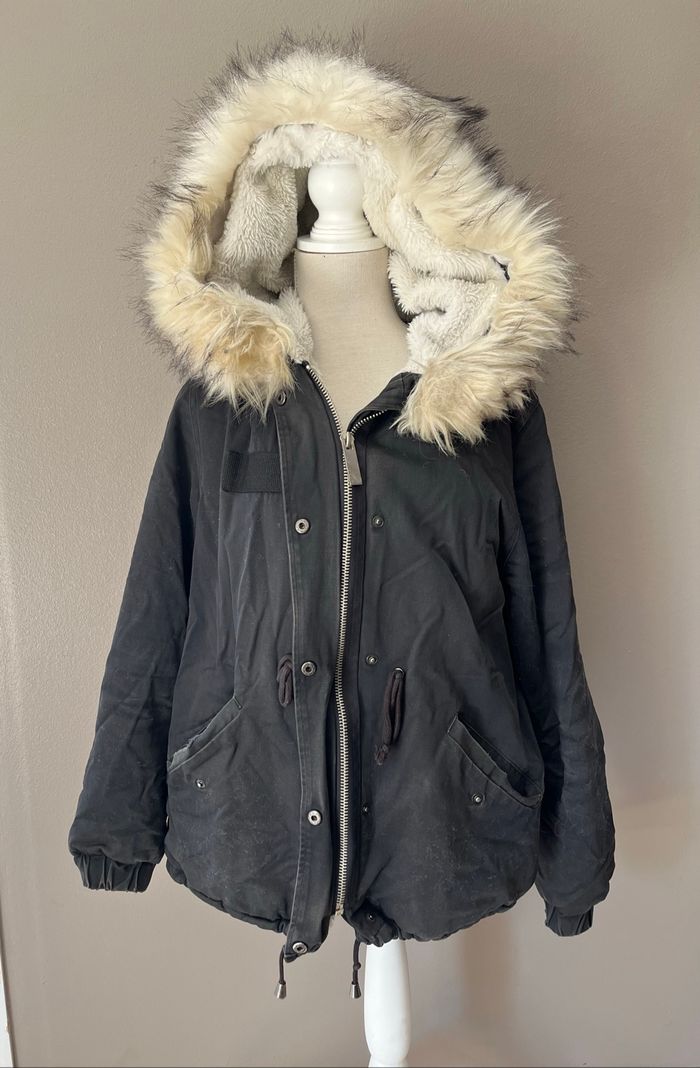 Manteau noir et blanc