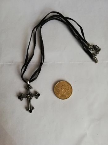 Sublime collier croix vintage chic