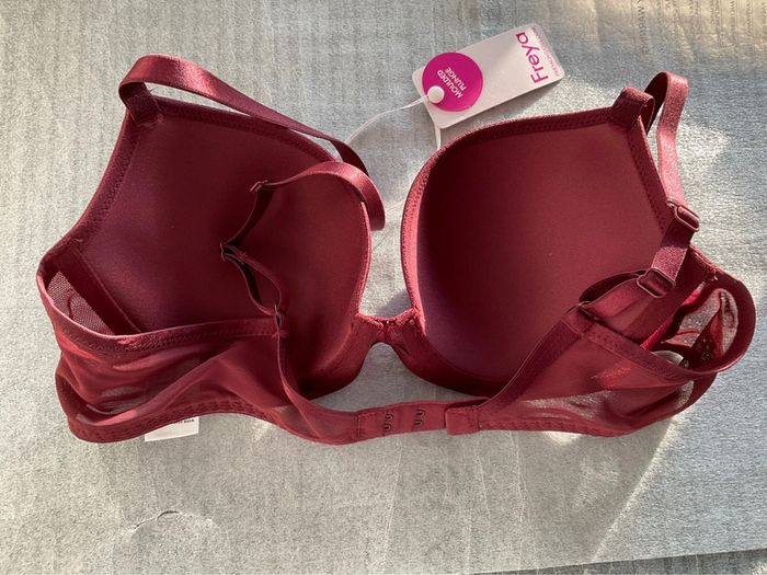 Soutien-gorge bordeaux Freya neuf - photo numéro 4