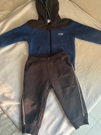 Ensemble jogging / survêtement boss 2 ans