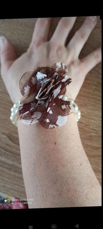 Bracelet chouchou  élastique perles et  fleur