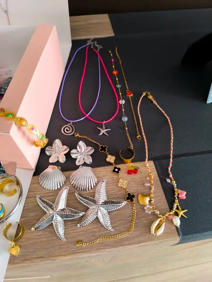 Lot de 50 bijoux dorés et argentés - photo numéro 17