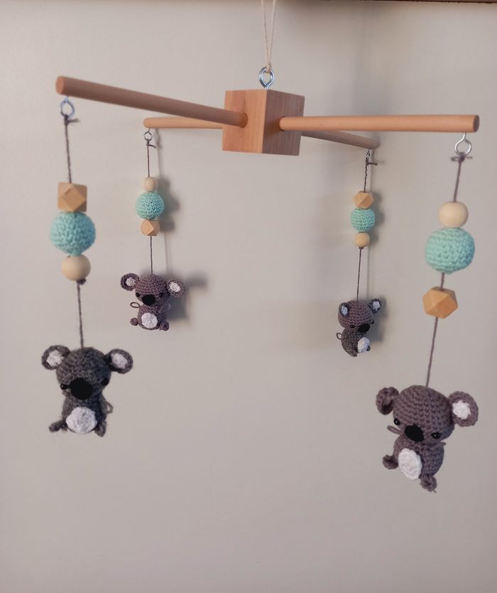 Mobile bois petits koalas amigurumi perles bois 🐨 - photo numéro 1