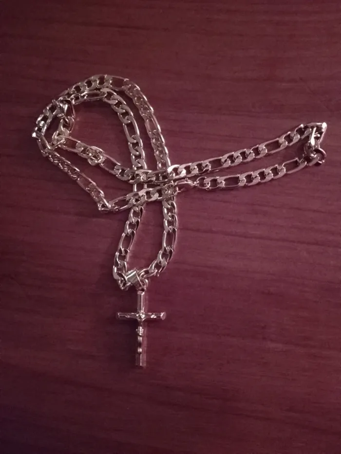 Chaîne avec croix - photo numéro 4