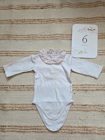 Body blanc col fleuri