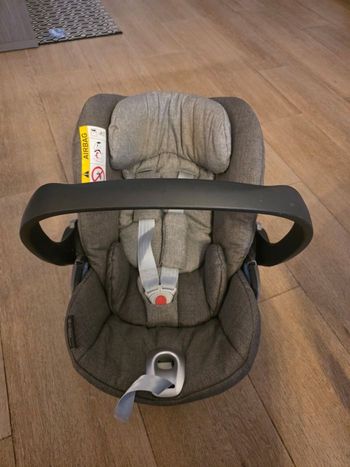 Cybex cloud Q+ et sa base isofix 