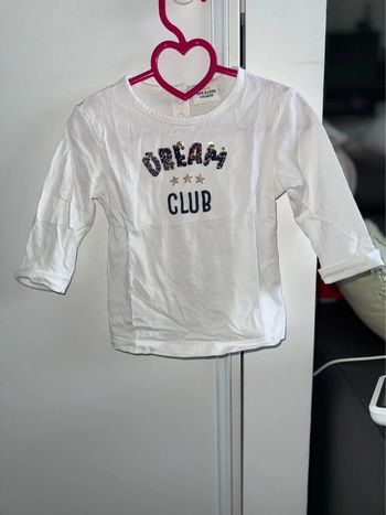 Joli tee shirt à manches longues