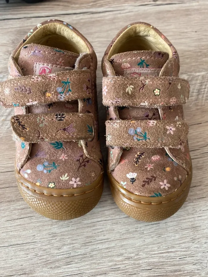 Chaussures bébé Naturino taille 20 – nubuck fleuri à scratch - photo numéro 4