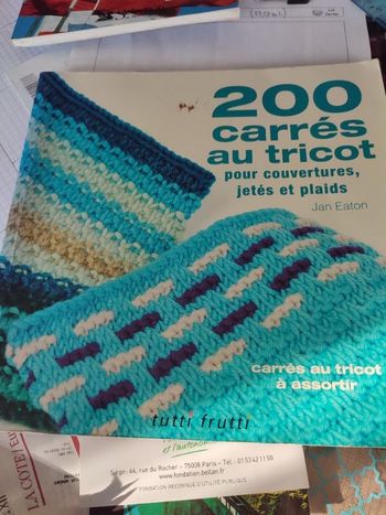 200 carrés au tricot
