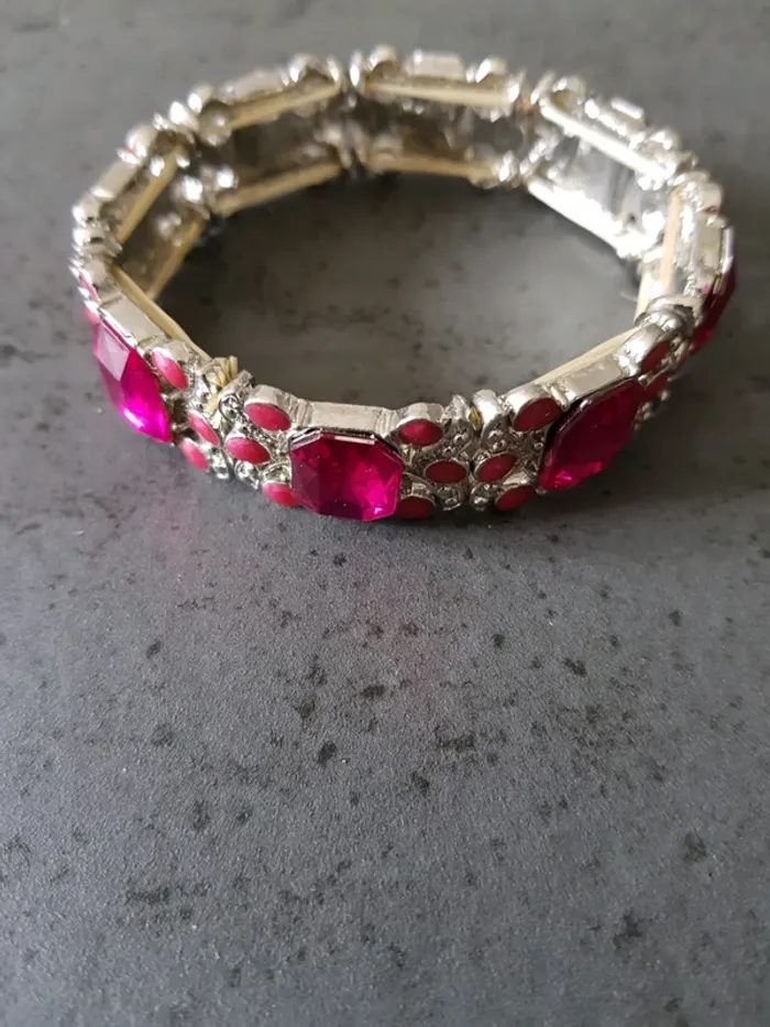 Bracelet rose fuschia - photo numéro 4