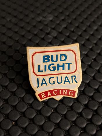 Pin's Jaguar Xjr Racing Bud Light