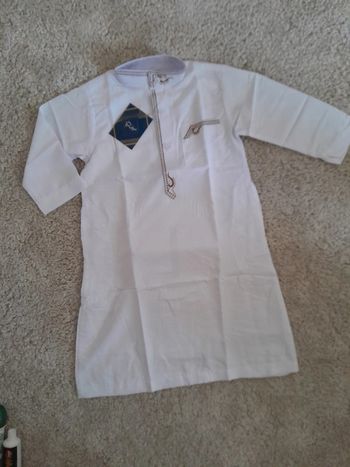 Qamis manches longues taille 30 enfant 4/5 ans 🌹