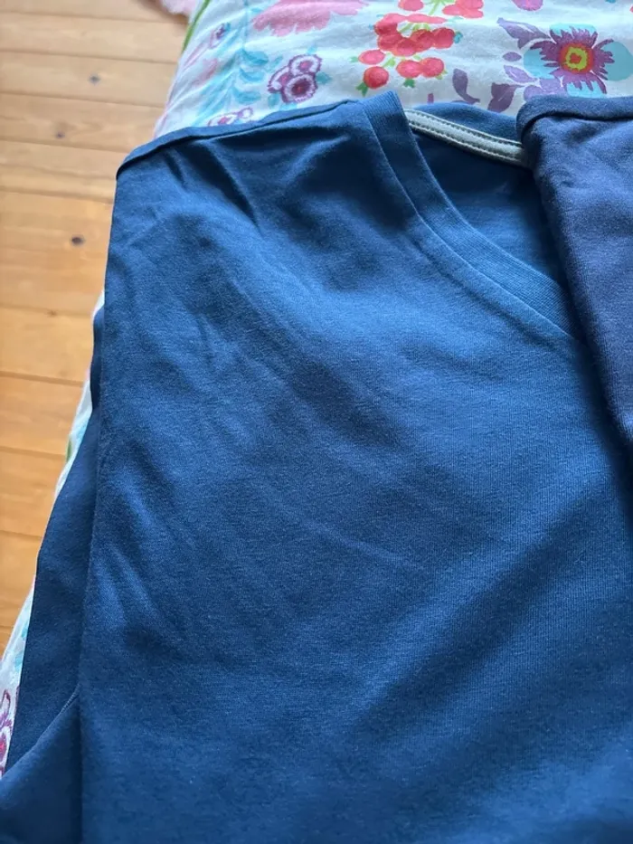 Lot 2 t shirt - photo numéro 2