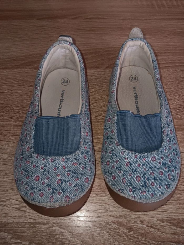 Chaussures fleuris taille 24