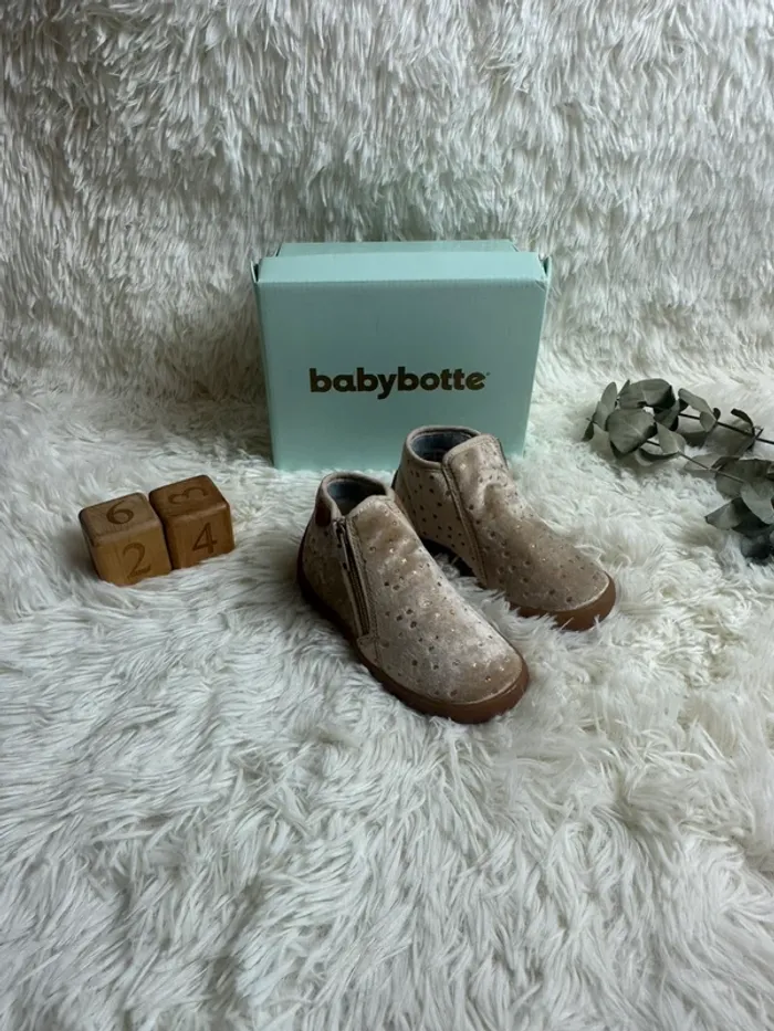 Paire de chaussons Babybotte taille 24