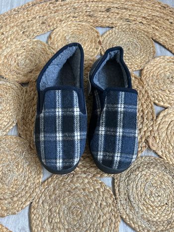 Pantoufles à carreaux moumoutées pointure 38