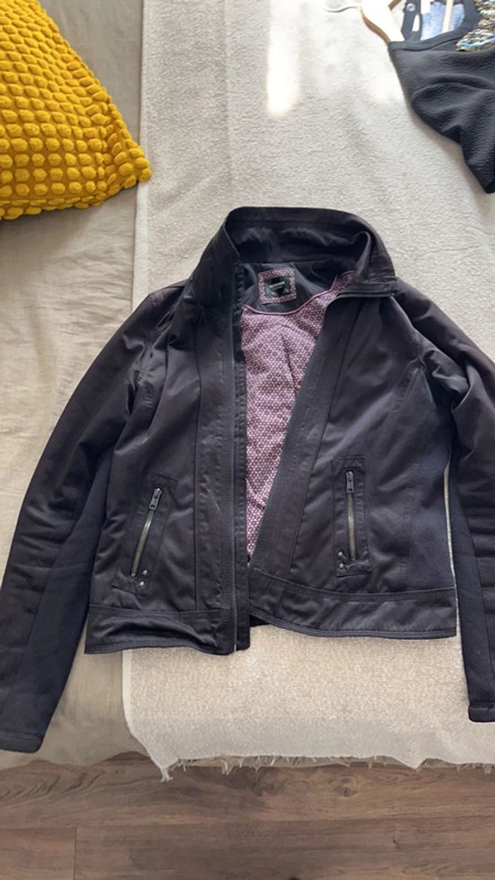 Veste noire - photo numéro 4