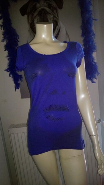 T shirt bleu électrique état neuf imprimé