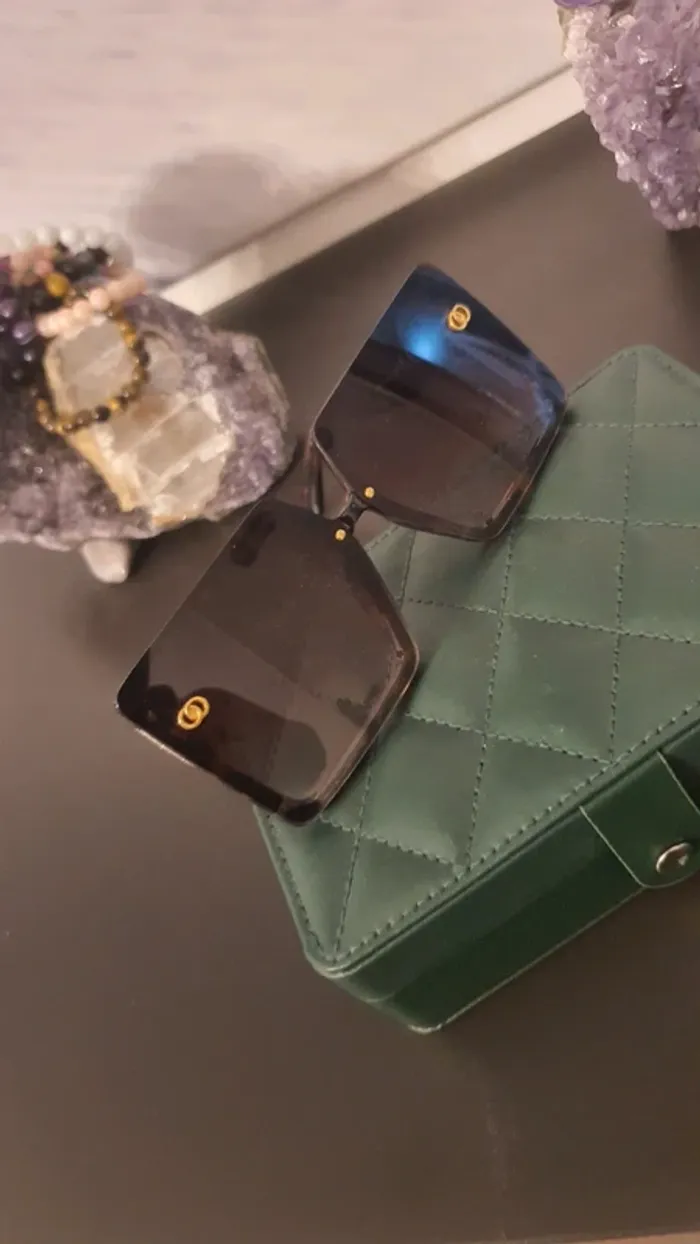 Lunette de soleil - photo numéro 2