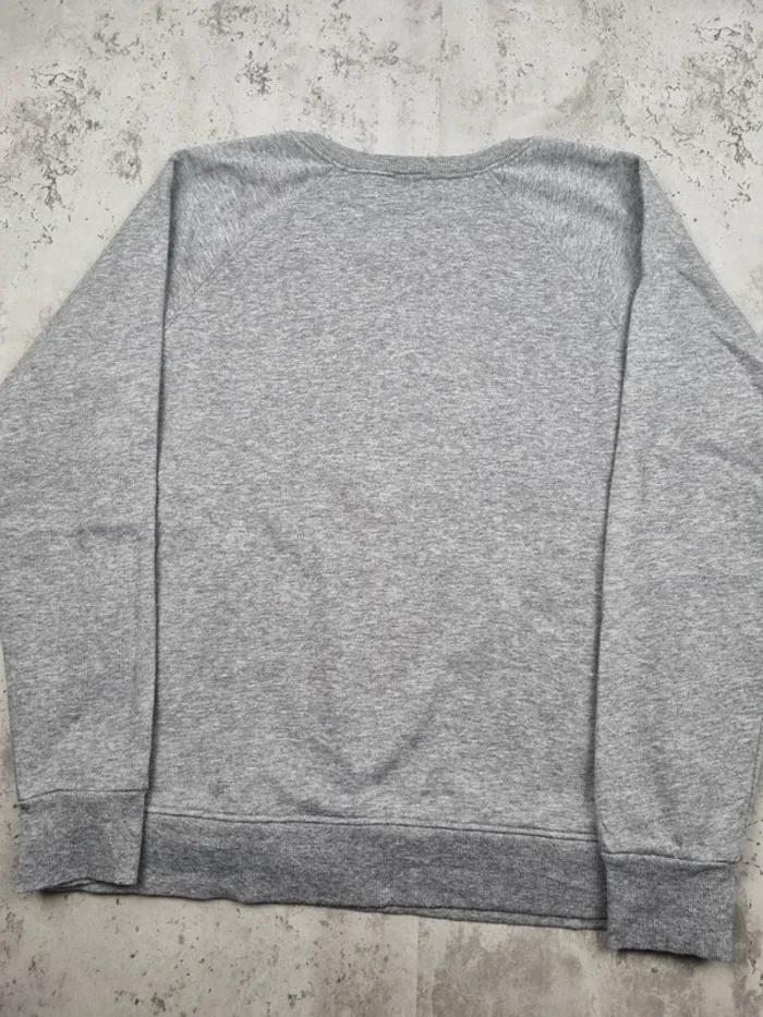 Sweat gris Nike logo rouge – Taille M Femme (mesures en photos) - photo numéro 4
