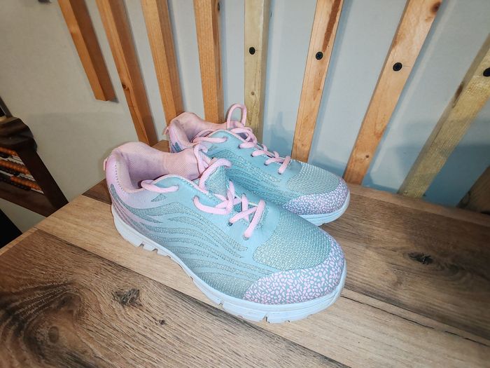 Tennis femme grise et blanche arkitect