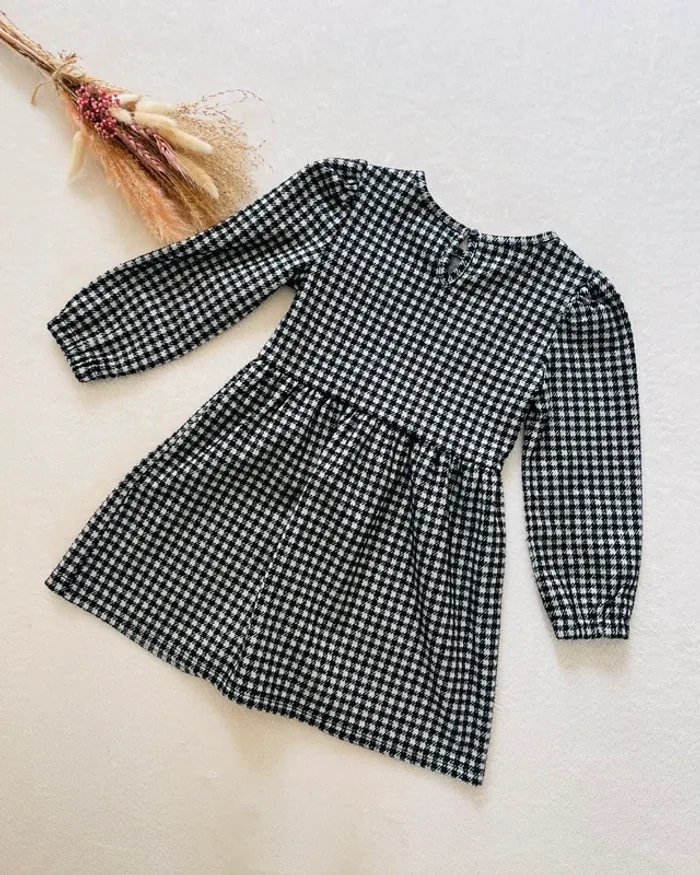 Robe vichy noire et blanche 4 ans - Kiabi - photo numéro 4