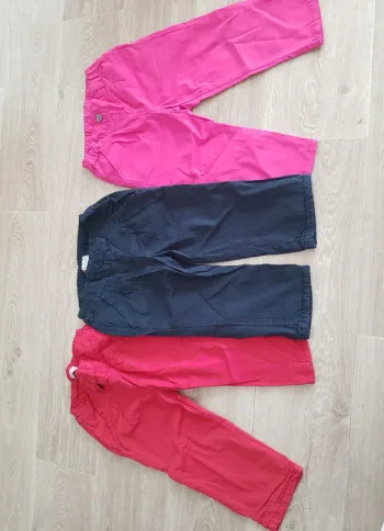 Lot de 3 pontalons fille taille 24 mois