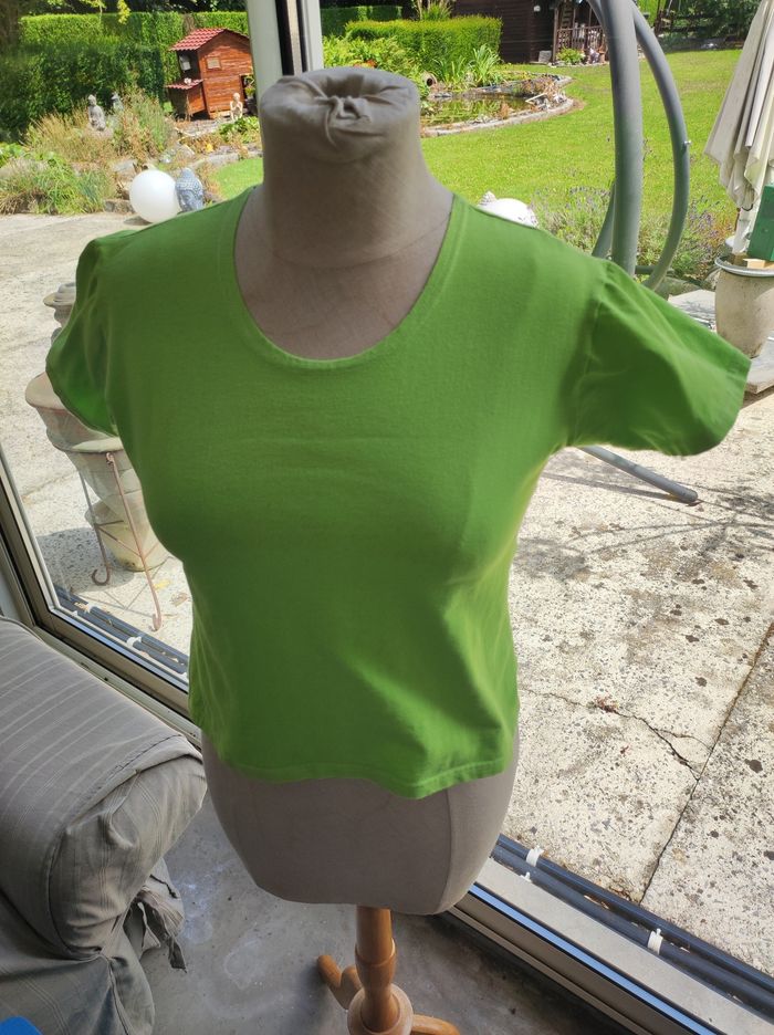 T-shirt vert Taille 36-38