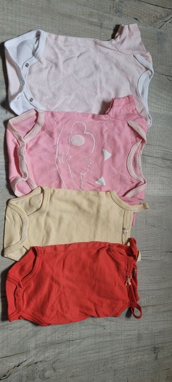 Lot bodies été 3 mois