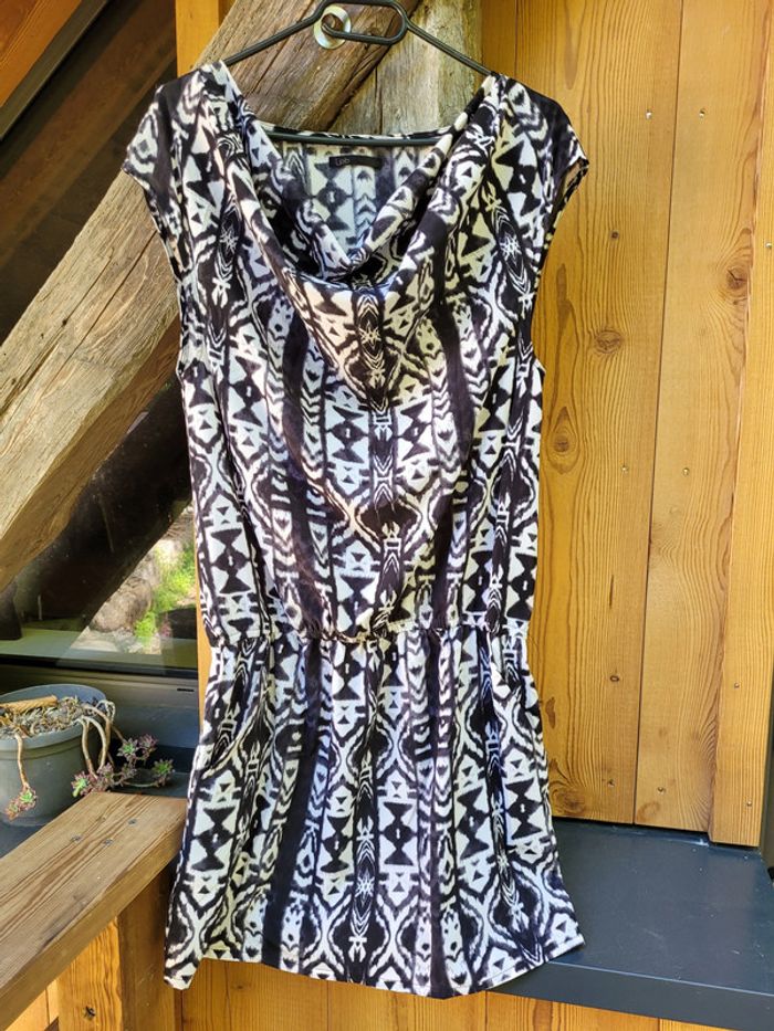 Magnifique robe les petites bombes, blanche et noire, motifs géométriques, taille 38/40