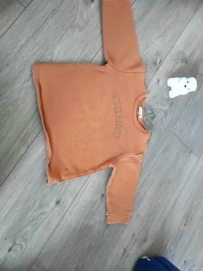 Pull marron petit bisous - photo numéro 2