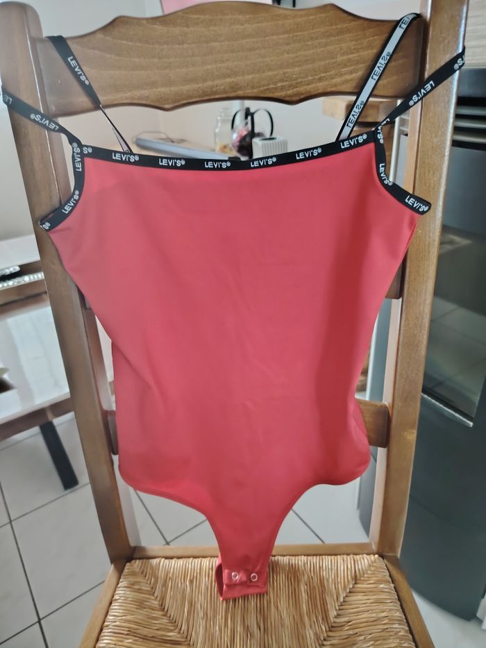 Bodies - photo numéro 2