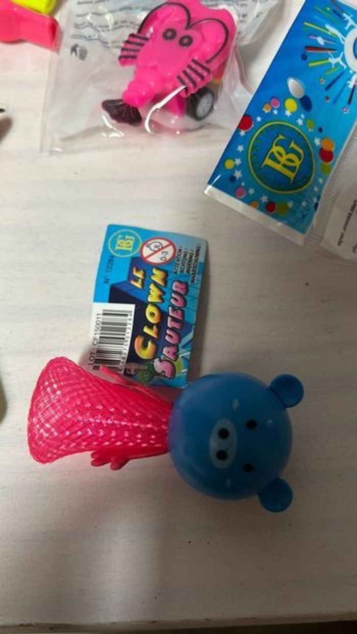 Lot gadgets anniversaires - photo numéro 4