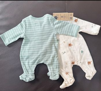 Lot de deux pyjamas neufs